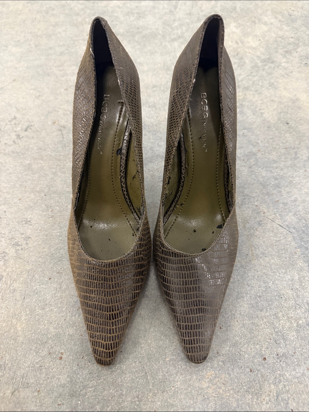 BCBGeneration Vintage Y2K Textured Pointed Toe Pumps